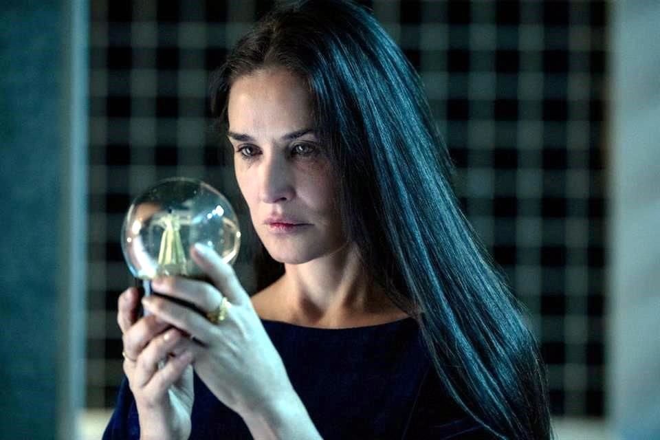 En medio de la euforia que está consiguiendo su actuación en la cinta de horror corporal 'La Sustancia', actualmente en cines, la actriz Demi Moore recibió este domingo un reconocimiento.