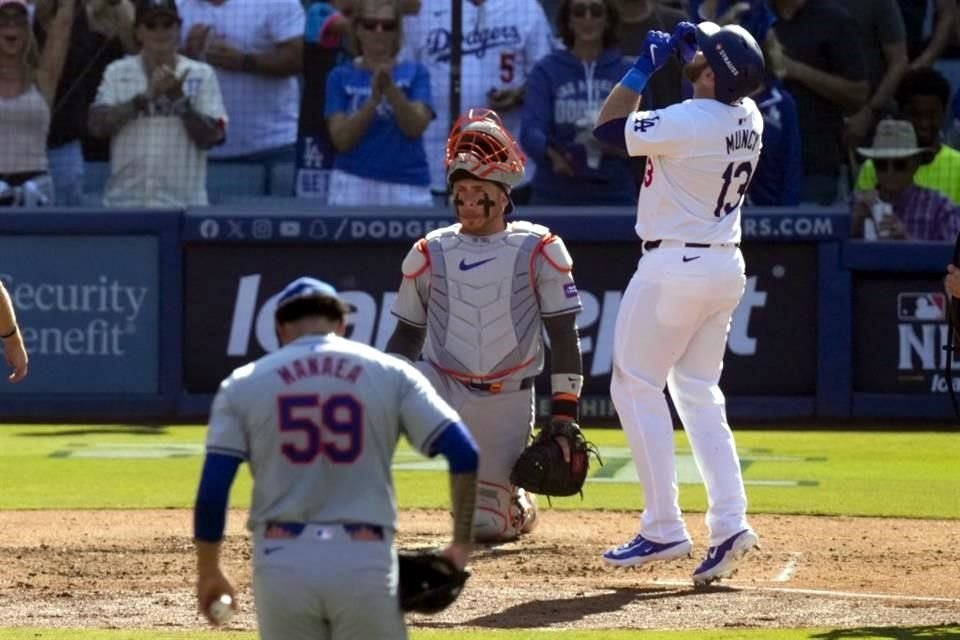 Max Muncy le conectó un cuadrangular a Sean Manaea, quien había hecho un gran trabajo en la lomita.