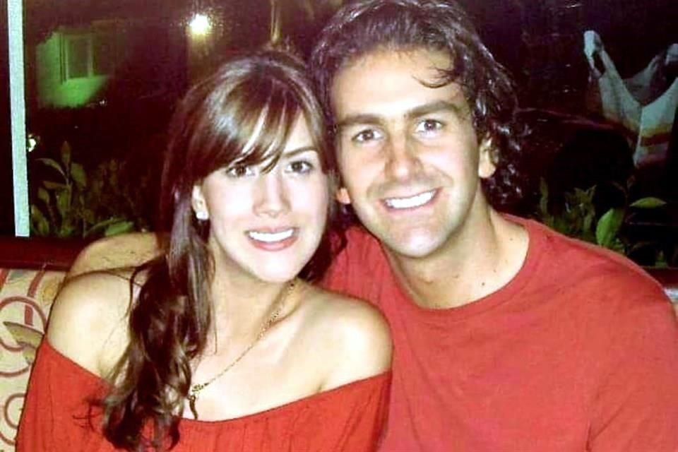 En 2007, en Los Ángeles, California, cuando Cassandra Pelizza y Óscar Alarcón  eran novios