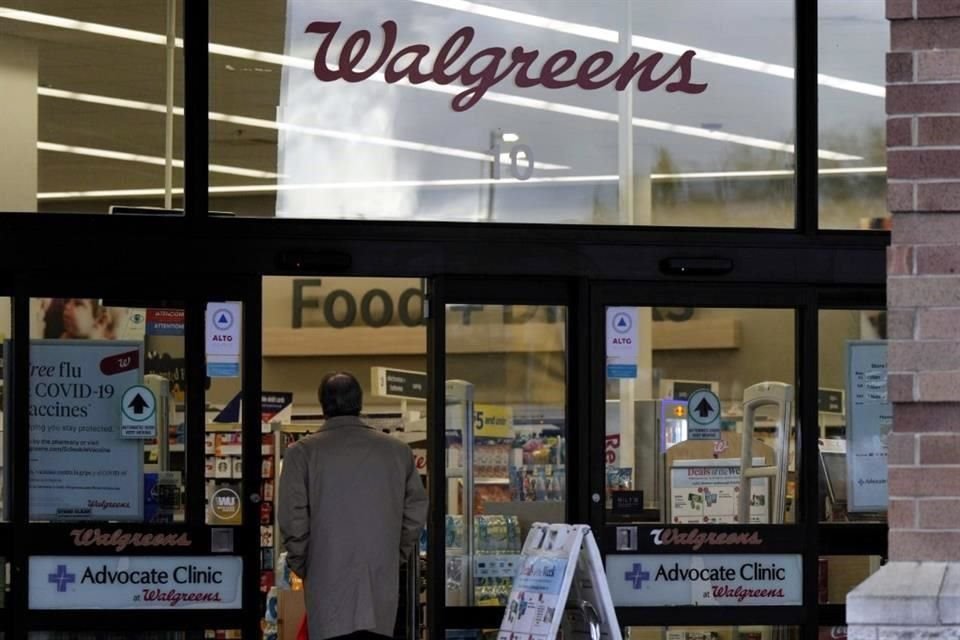 Walgreens Boots Alliance Inc planea cerrar el 14 por ciento de sus tiendas en Estados Unidos para reducir costos a medida que los consumidores reducen el gasto.