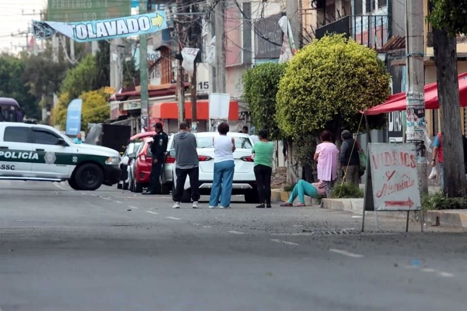 Peatones notaron la presencia de un bulto extraño y luego notaron que se trataba de un hombre sin vida.