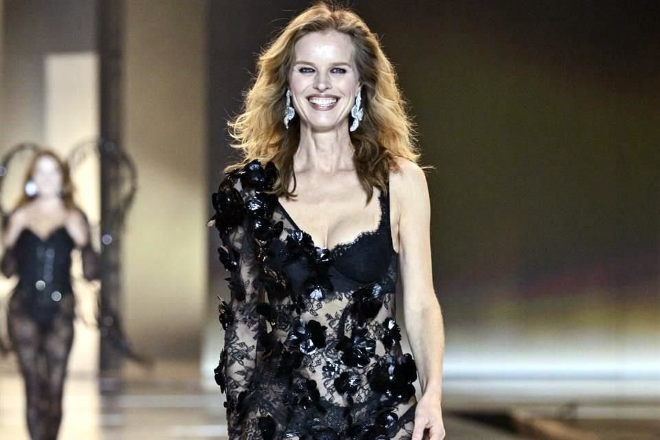 También hizo acto de presencia 'La Chica Wonder Bra', Eva Herzigova.