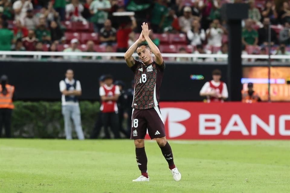 Andrés Guardado jugó 18 minutos en la cancha del Estadio AKRON, lapso en el que, portó el gafete de capitán.