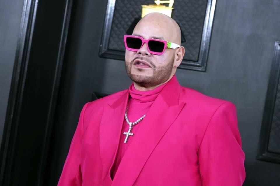 El rapero, actor y productor ejecutivo Fat Joe fue el encargado de conducir por tercera vez el evento, que arrancó con un show energético de su exitoso sencillo 'Make It Rain', junto a DJ Spinatik.