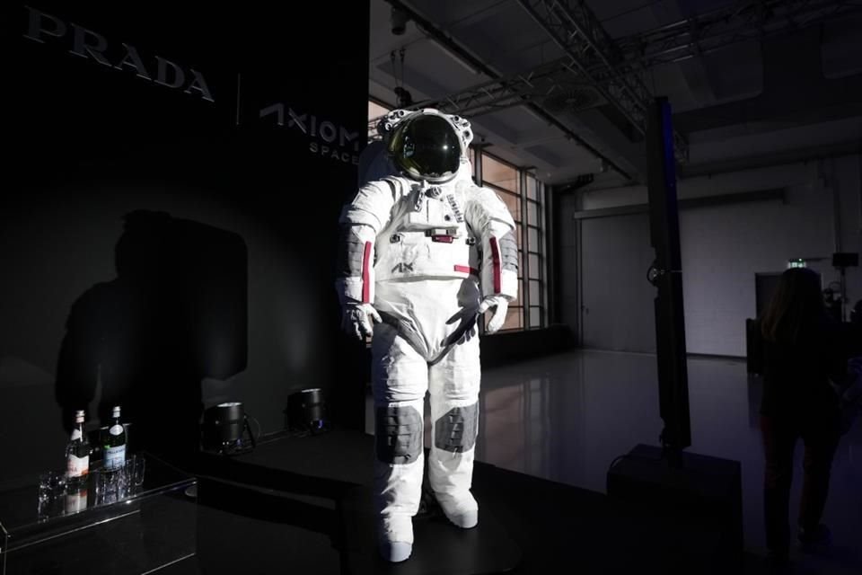 El nuevo Axiom Extravehicular Mobility Unit, como se conoce al traje, se presentó en el Congreso Astronáutico Internacional de Milán.  