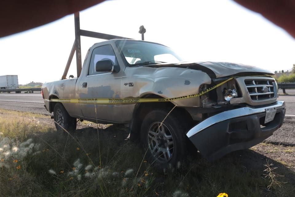 El conductor de la camioneta avanzaba en dirección hacia Ecatepec y se detuvo unos 100 metros más adelante tras el impacto. 