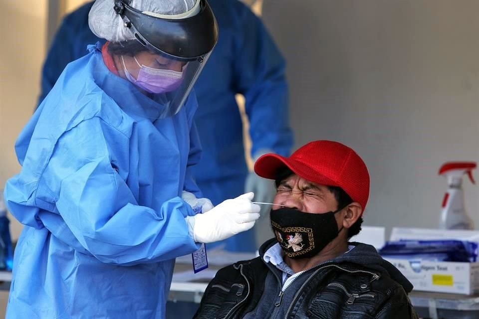 'Sigamos evitando los eventos grandes, masivos, sigamos siendo muy responsables, manejando las medidas preventivas para que podamos seguir avanzando', dijo Del Mazo.