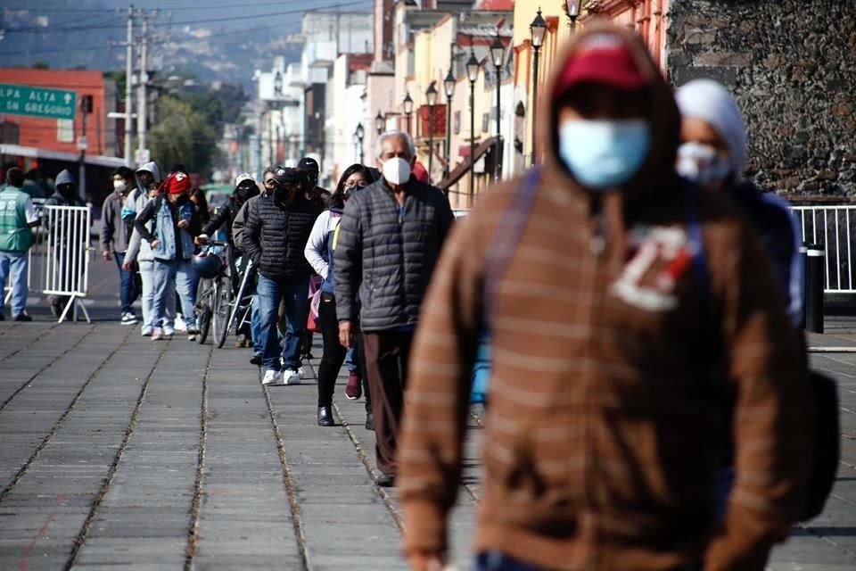 Hacerse una prueba de Covid-19 en quioscos de la Secretaría de Salud capitalina se ha vuelto una odisea.