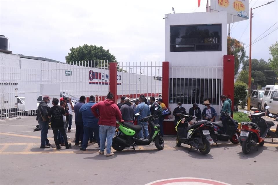 Gasera en Avenida San José,  Colonia Industrial La Presa, Zona de San Juan Ixhuatepec,  Tlanepantla, Estado de México.