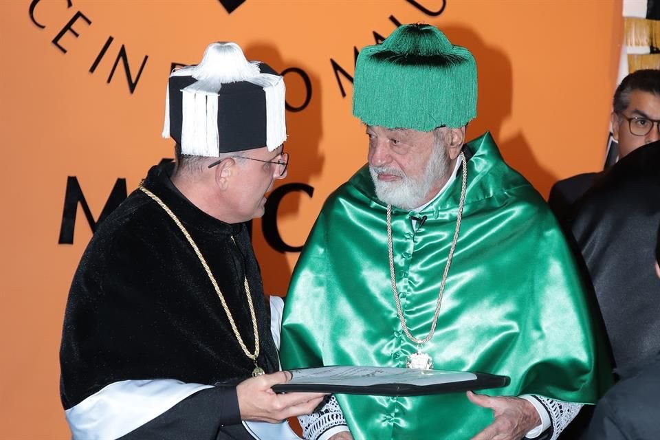 Carlos Slim recibió un doctorado Honoris Causa por la Universidad Anahuac.