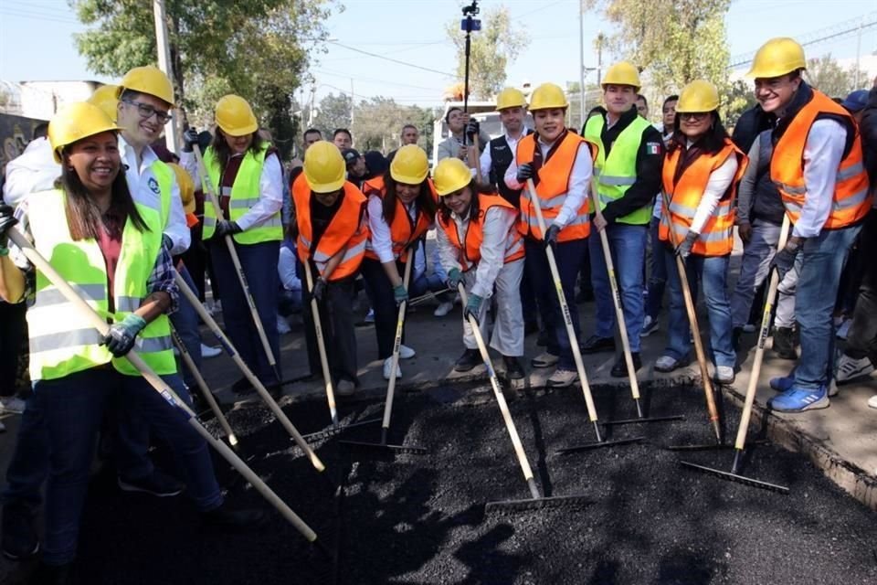 La Jefa de Gobierno y los alcaldes iniciaron ayer el programa conjunto de intervención de vialidades capitalinas.