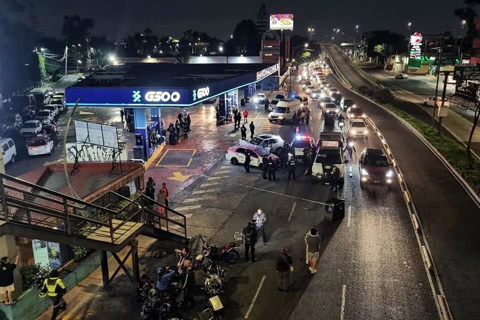 Al percatarse de que era seguido por sujetos, el conductor del vehículo intentó escapar.