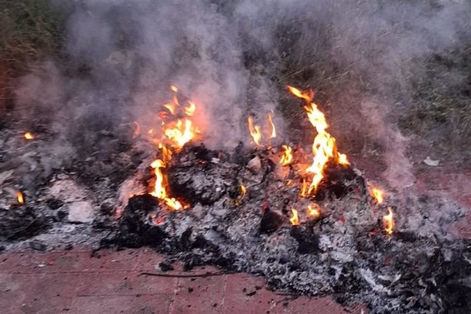 Además del incendio en la bodega, también se registró uno en una vivienda abandonada en la Colonia Colomos de Guadalajara.