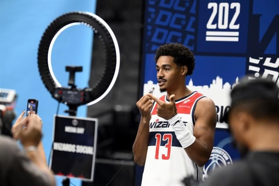 Jordan Poole, hoy con Wizards, jugará en México con su equipo.