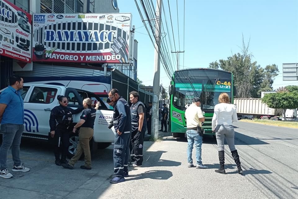 El conductor responsable intentó huir, pero pasajeros lo evitaron y pidieron ayuda a la policía.