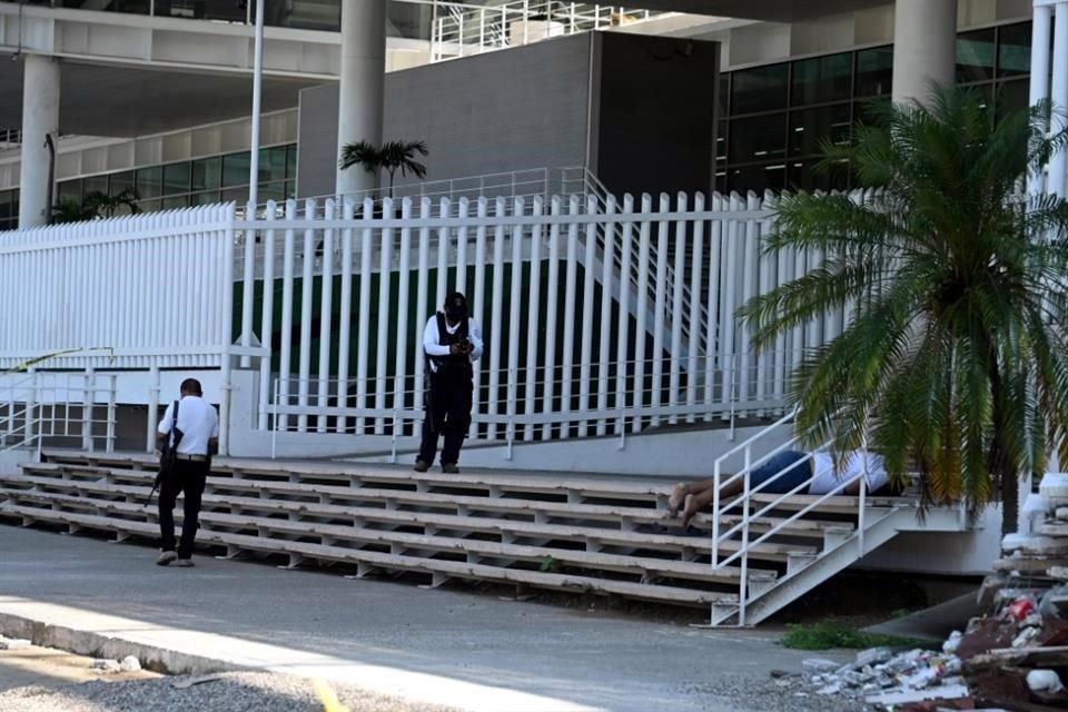 La víctima estaba afuera del Edificio Inteligente cuando fue atacada a balazos.