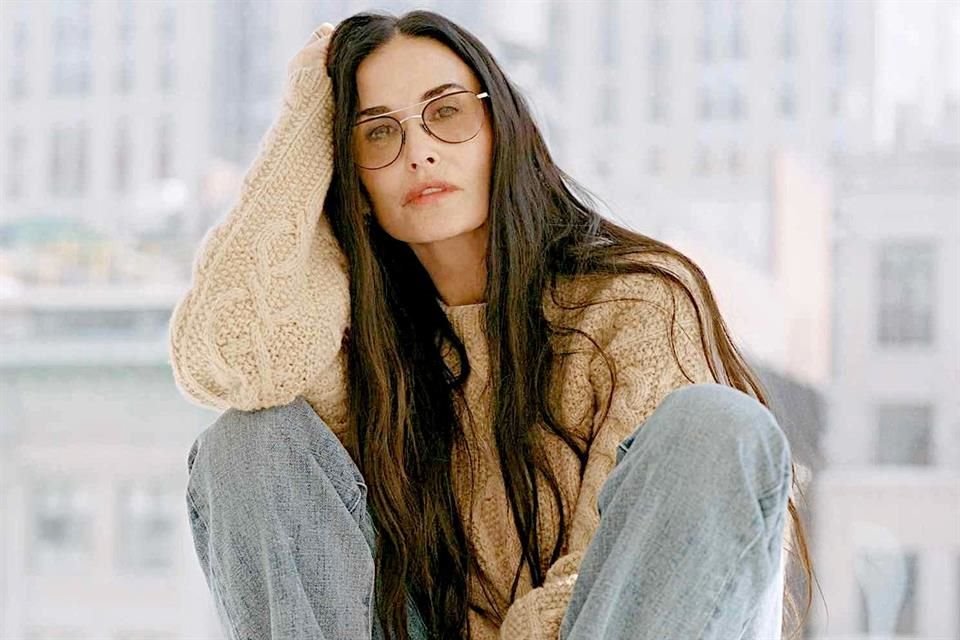 Para este otoño, Moore ha sido elegida por la firma estadounidense de ropa casual J. Crew para lucir las prendas más cómodas y fáciles de usar para todas las chicas con estilo y sin edad.