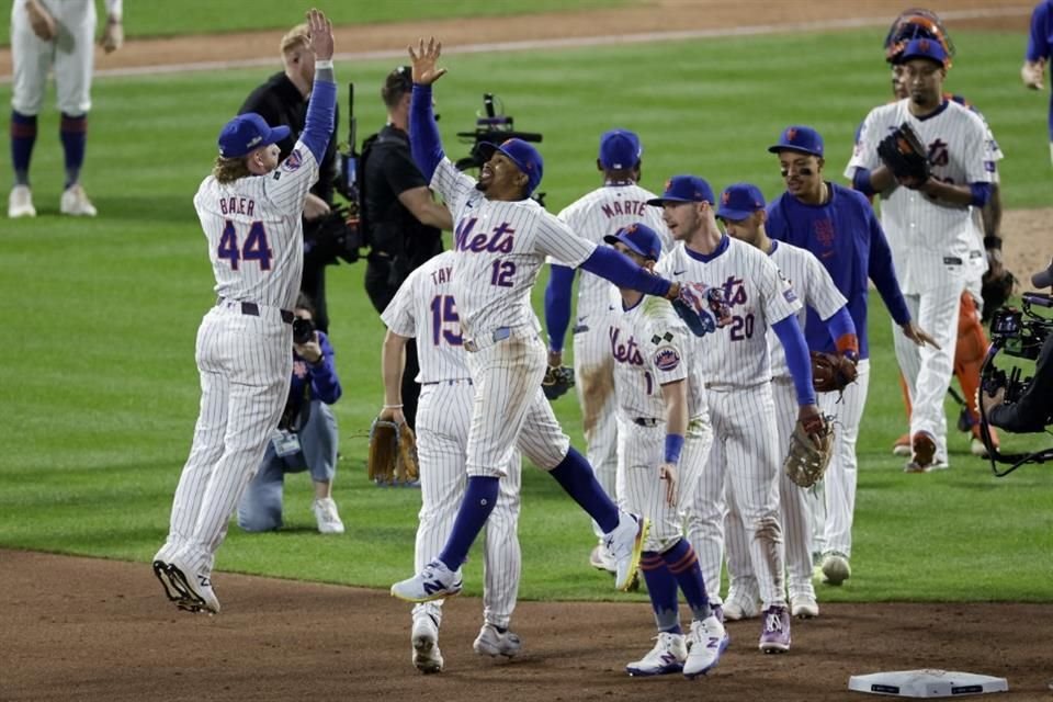 Los Mets vencieron 12-6 a los Dodgers y reaccionaron en la Serie de Campeonato, que sigue a favor de la novena californiana (3-2).