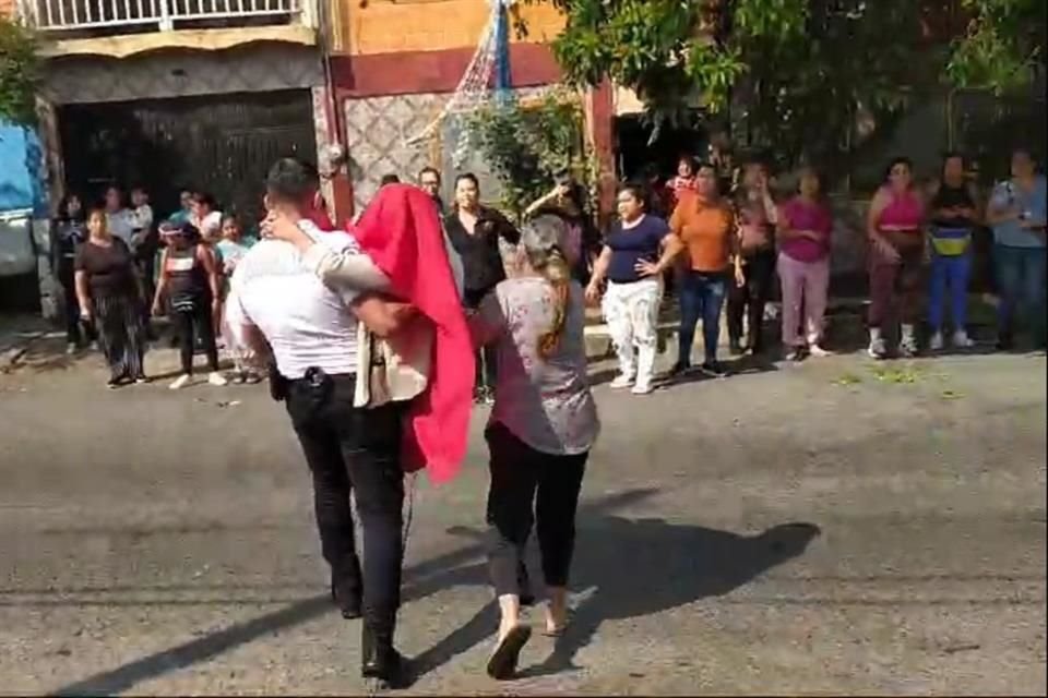 Dentro de la vivienda estaba una mujer de 70 años que tiene una discapacidad y no puede caminar.