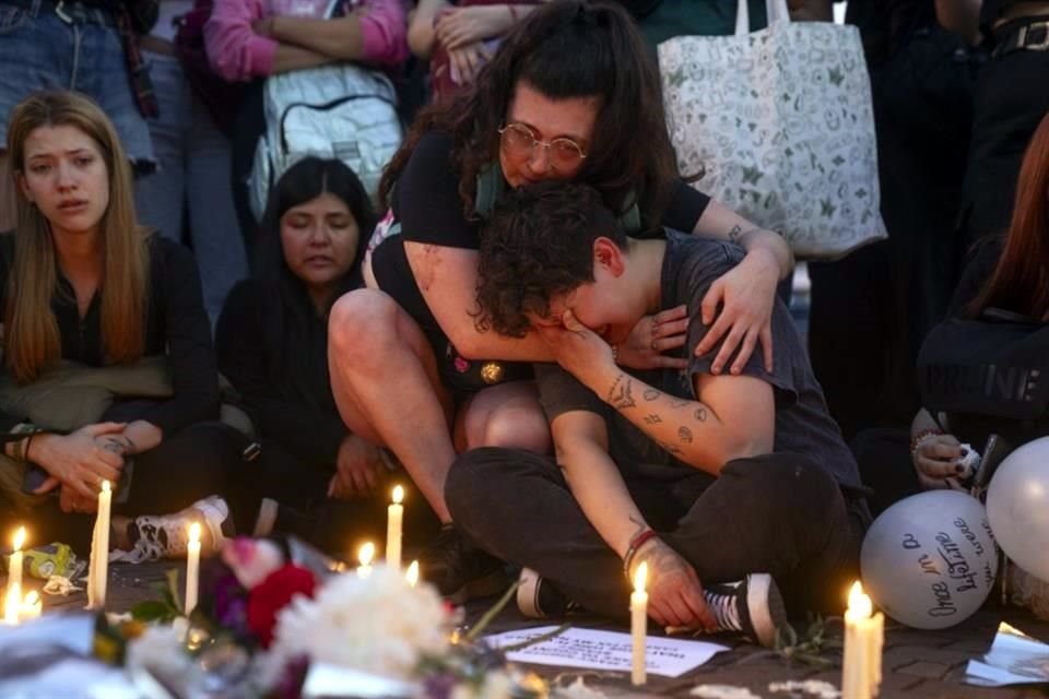 Gibbins, hermana de Liam, afirmó que su hermano solo quería ser amado y hacer feliz a la gente con su música, explicando que el cantante, nunca creyó que fuera bueno.