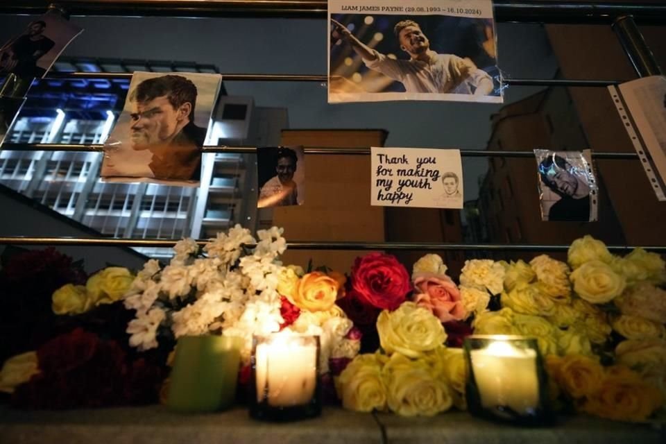 Cheryl Tweedy, ex pareja de Payne, calificó la muerte del cantante como un acontecimiento trascendental y pidió a la comunidad que tengan respeto por la pérdida.