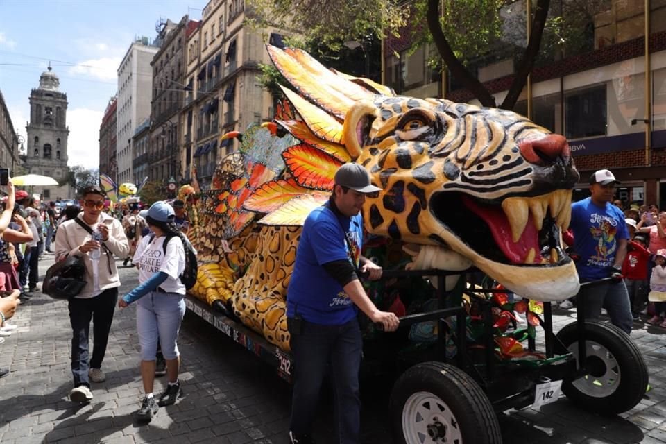 De acuerdo con la Secretaría de Cultura capitalina, en el desfile participaron 185 alebrijes. 