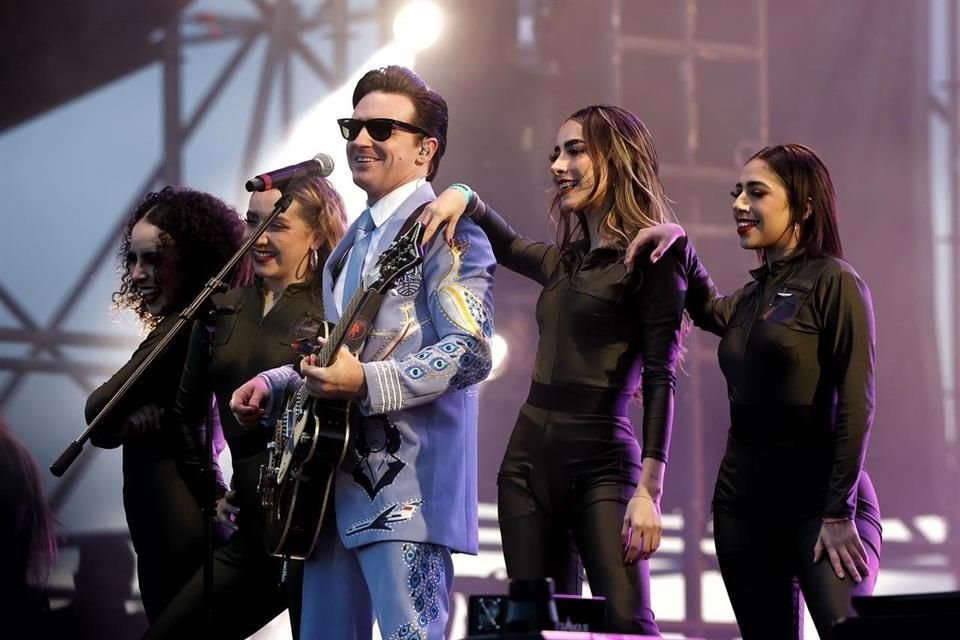 Drake Bell sorprendió en el Festival Multiverso con una actuación de 20 minutos.