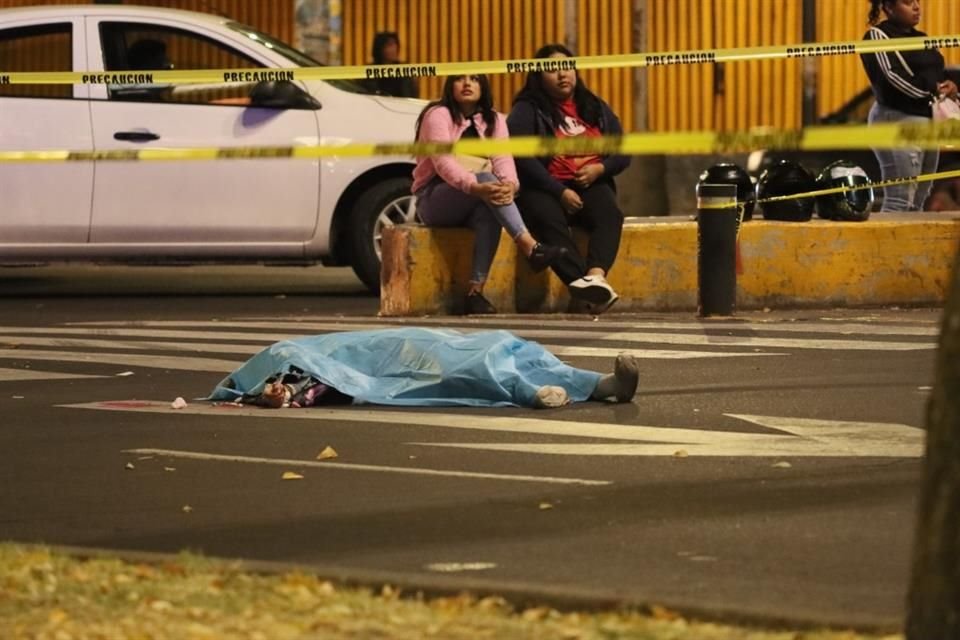 El accidente sucedió sobre Aquiles Serdán y El Rosario, esquina en la cual hay una cámara de la Ciudad de México. 