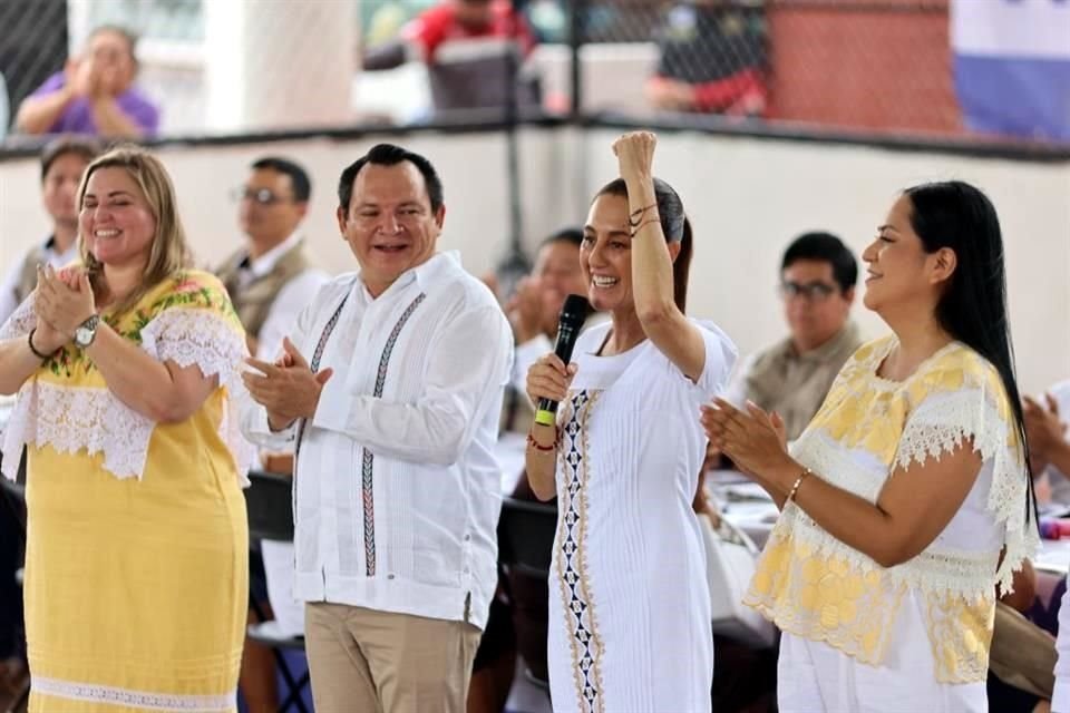 Sheinbaum en su gira de este domingo por Yucatán.