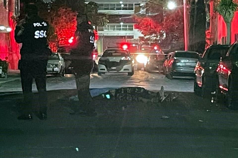 Una pareja fue asesinada mientras caminaba por calles de Gustavo A. Madero.