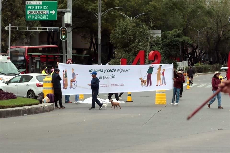 Paramédicos intentaron dar los primeros auxilios al joven, pero falleció.