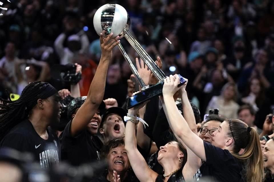 Luego de cinco derrotas en las Finales de la WNBA, las New York Liberty ganaron su primer campeonato en la historia.