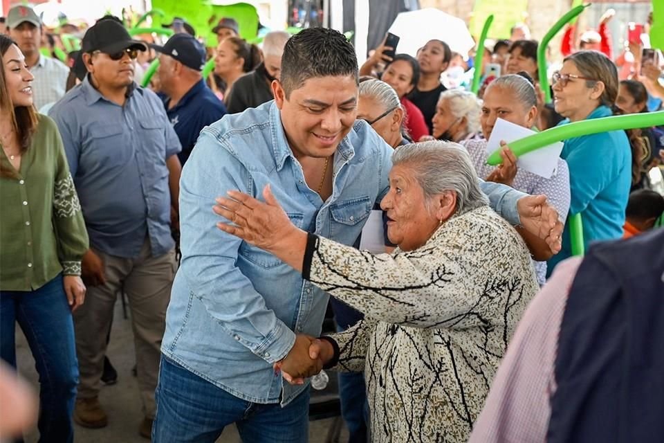 Apoya Ricardo Gallardo en seguridad alimentaria a Cedral