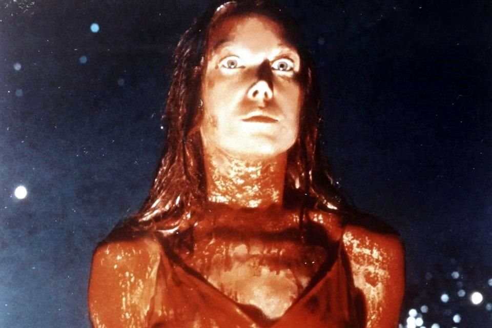 Uno de los cineastas de horror más respetados actualmente, Mike Flanagan, prepara una miniserie basada en 'Carrie', de Stephen King.