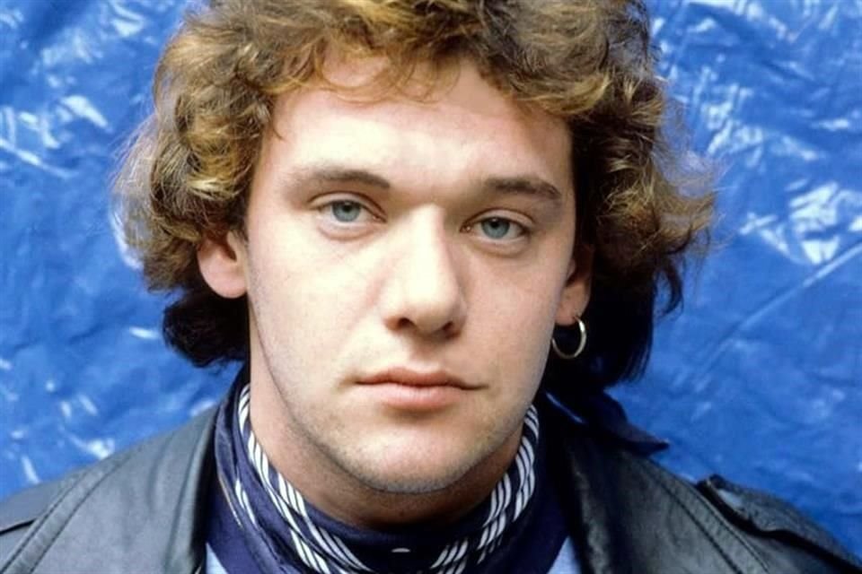 Fue la voz principal en el álbum debut homónimo de Iron Maiden y en su segundo disco, 'Killers'.