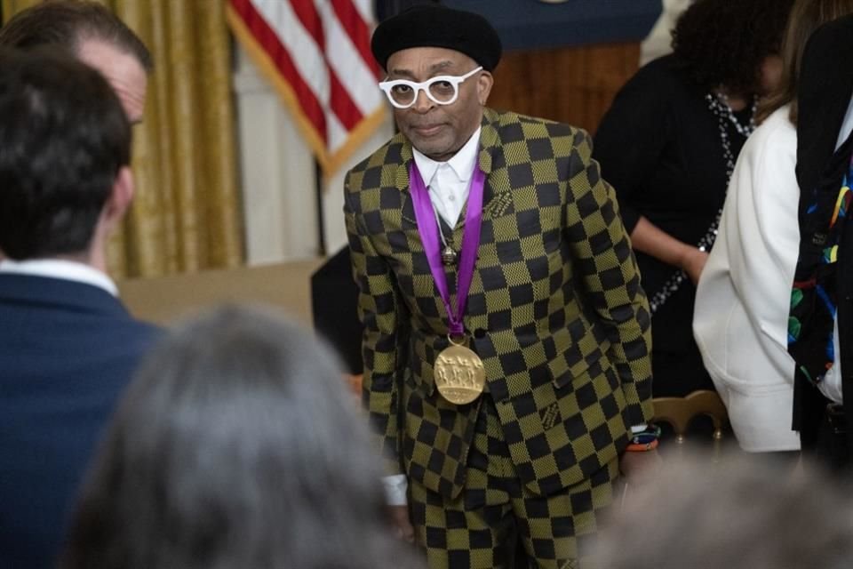 El director Spike Lee recibió una de las preseas.