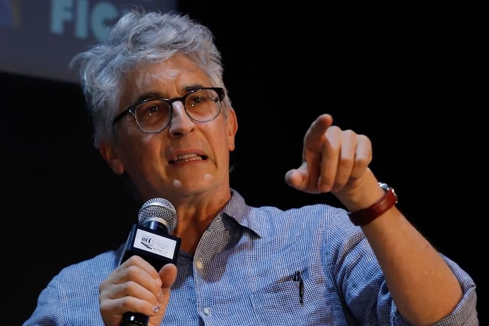 Alexander Payne considera que la literatura de García Márquez no debe limitarse a una serie, como 'Cien Años de Soledad'.