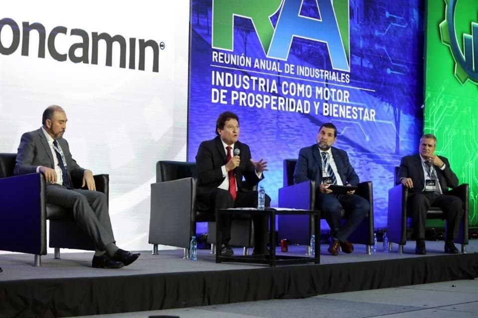 Participantes en la Reunión Anual de Industriales, organizada por la Concamin.