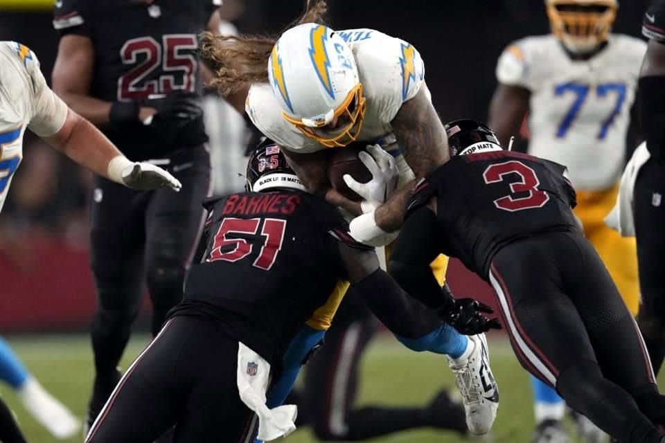 Los Cardinals lograron su tercer triunfo de la temporada en la última jugada del partido ante Chargers.