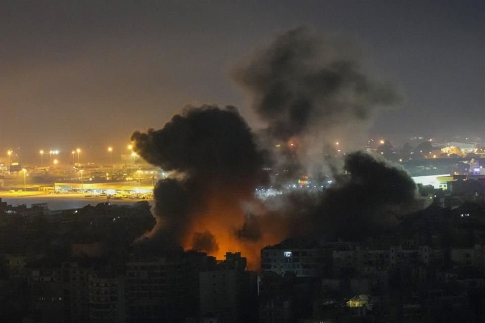 Humo causado por un ataque israelí en Beirut el 22 de octubre del 2024.