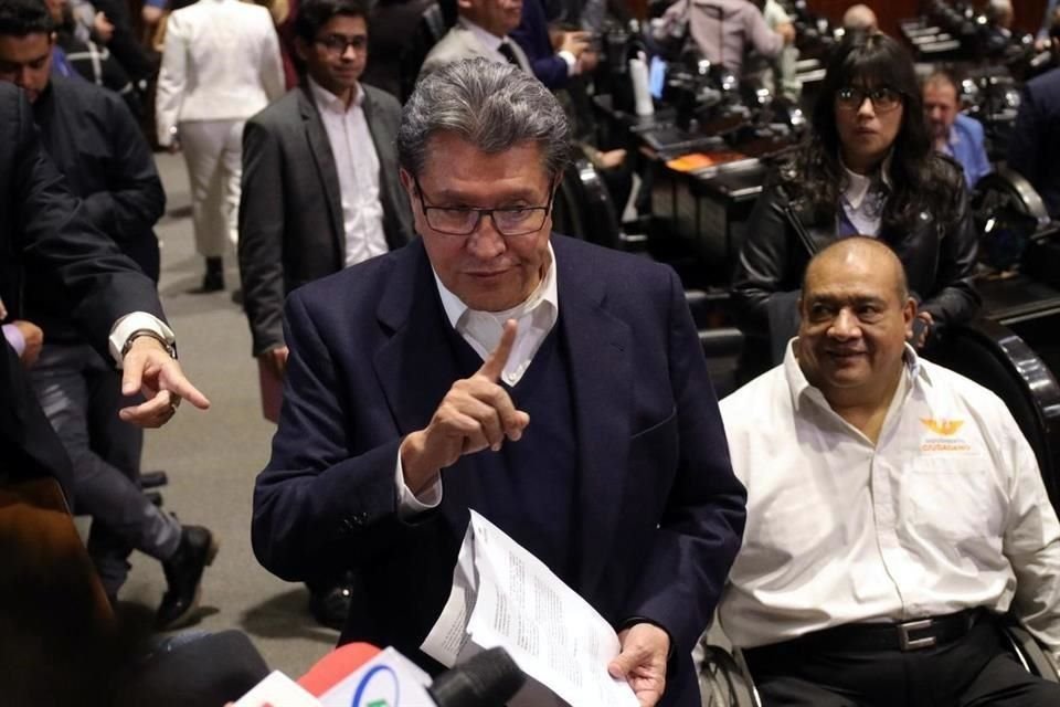 Monreal aseguró que no hay dificultades entre diputados y senadores por la conformación del Comité de Evaluación.