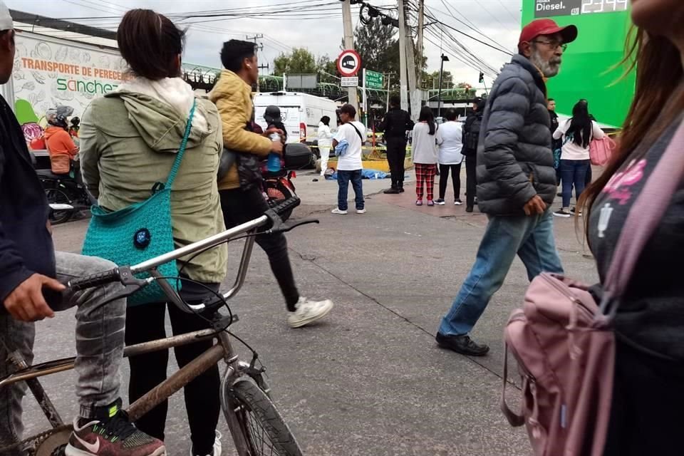 El motociclista, de 30 años, avanzaba sobre Prolongación División del Norte cuando fue embestido por una camioneta.