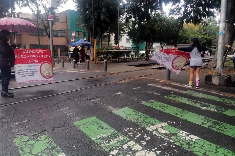 El lunes, vecinos de Granadas realizaron un bloqueo para alertar por el desplazamiento de locatarios originarios.