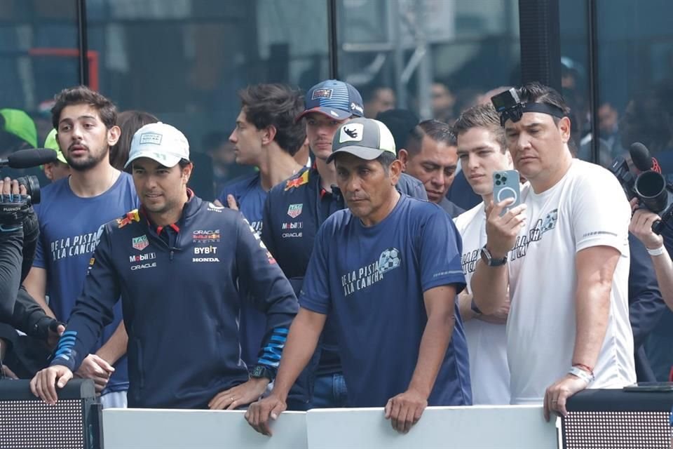 Checo, Max, Jorge Campos y Moisés Muñoz en la cascarita.