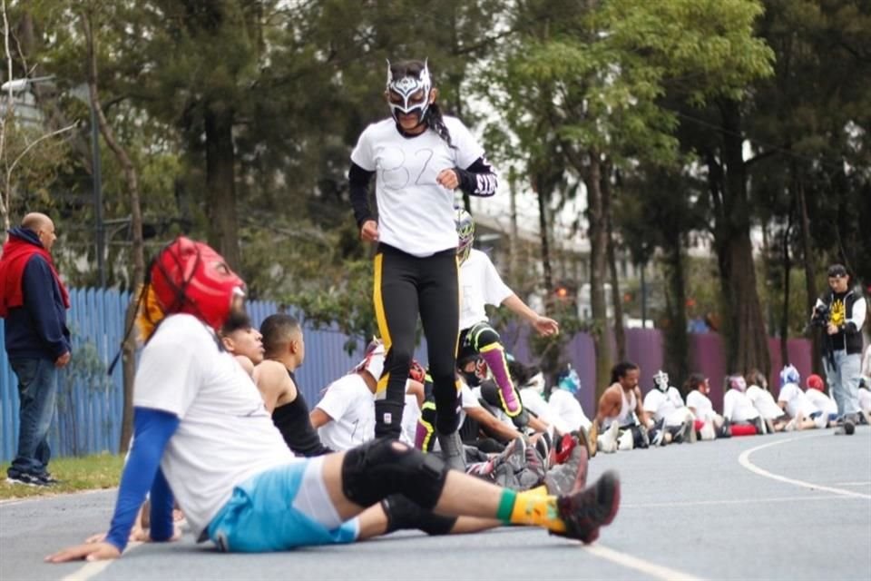 El torneo está dirigido a jóvenes, de entre 18 a 29 años, los cuales podrán participar en las categorías: luchadoras, luchadores, mini, micro y exóticos.