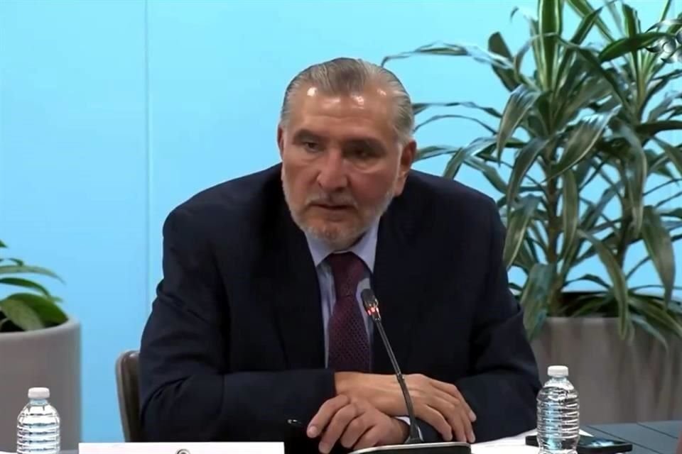 Adán Augusto López apareció con mensaje en X en el que dijo que no ha sido requerido por autoridades y que al gobernar Tabasco bajó delitos.