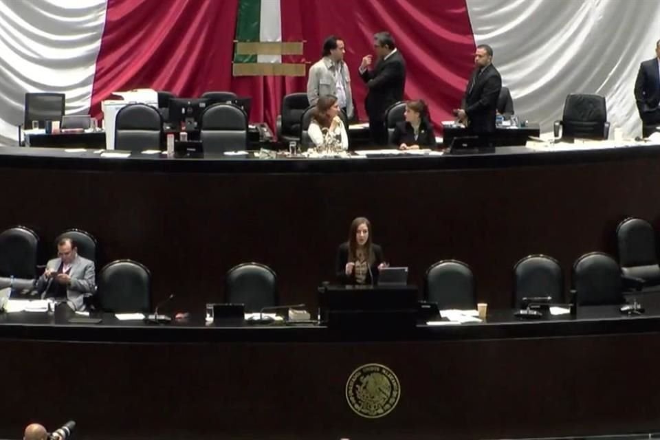 Cámara de Diputados aprobó iniciativa que le permite al Infonavit adquirir suelo para construcción de vivienda para venderla a trabajadores.