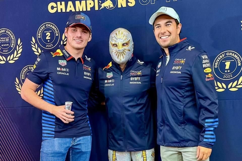 Los pilotos convivieron con el luchador.