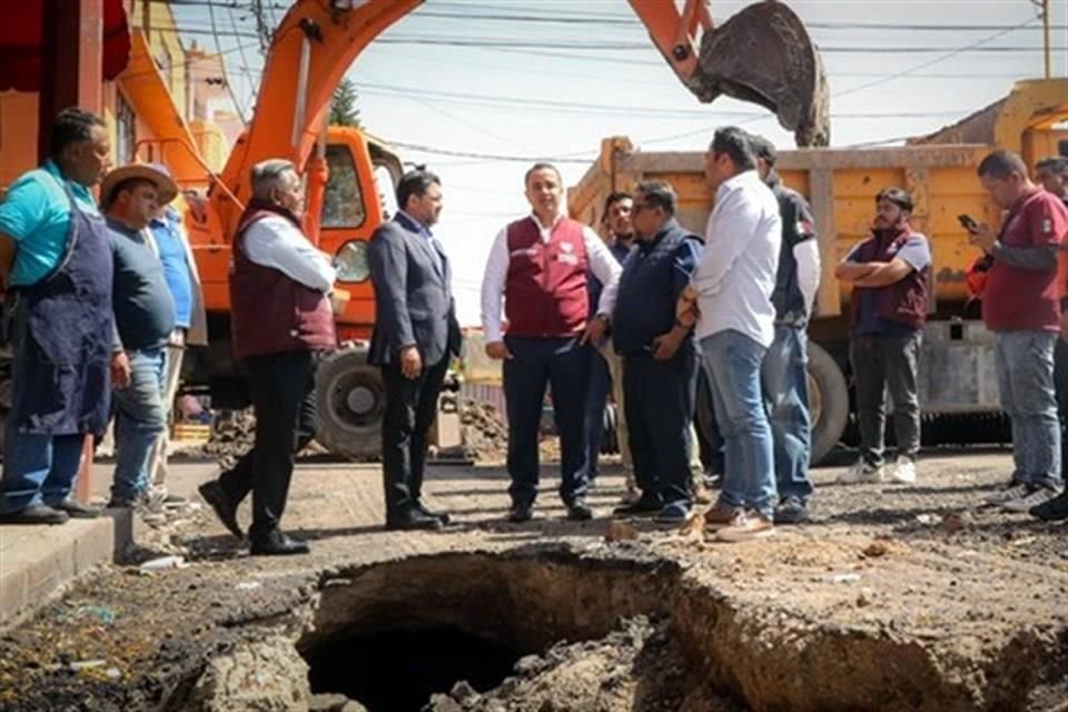 El Alcalde Janecarlo Lozano señaló que los socavones fueron reportados por vecinos.