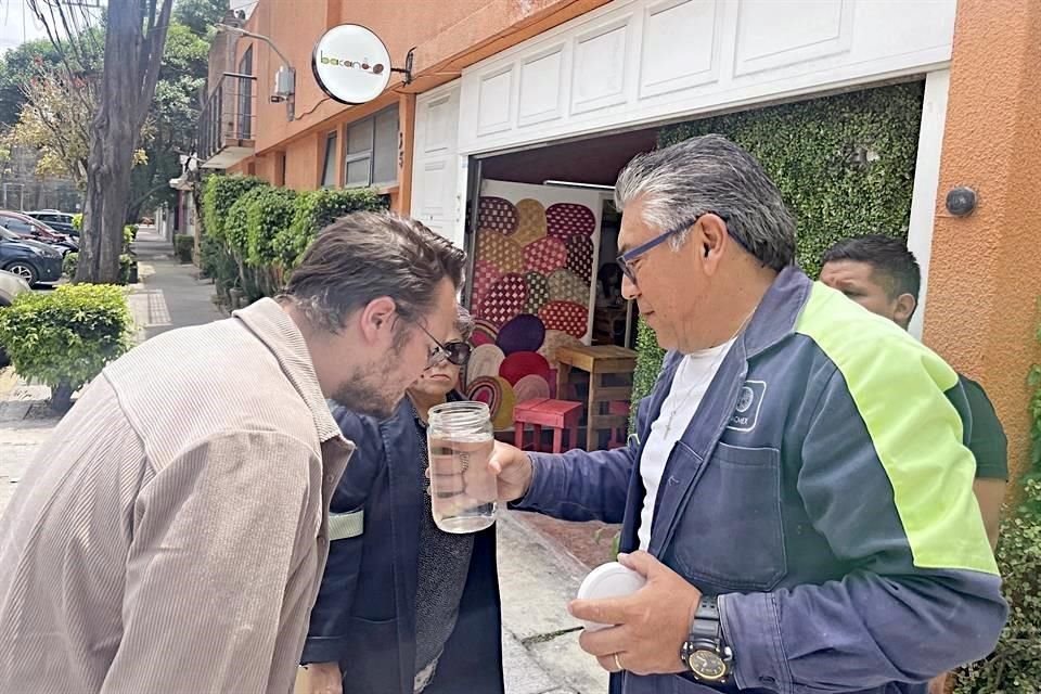 Autoridades realizaron estudios al agua del Pozo Alfonso XIII;vecinos aseguran que el líquido aún está contaminado.